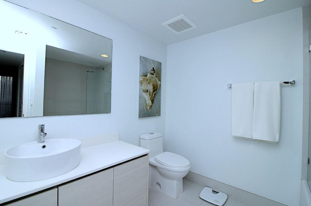 South Ocean Suites photo 20