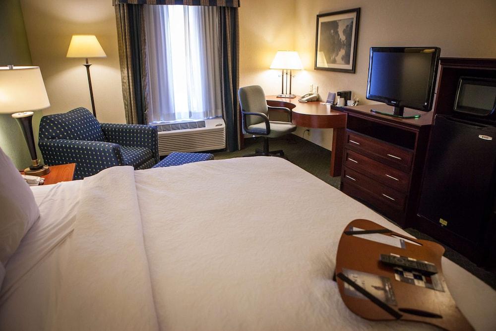 Hampton Inn & Suites Springfield-Southwest photo 9