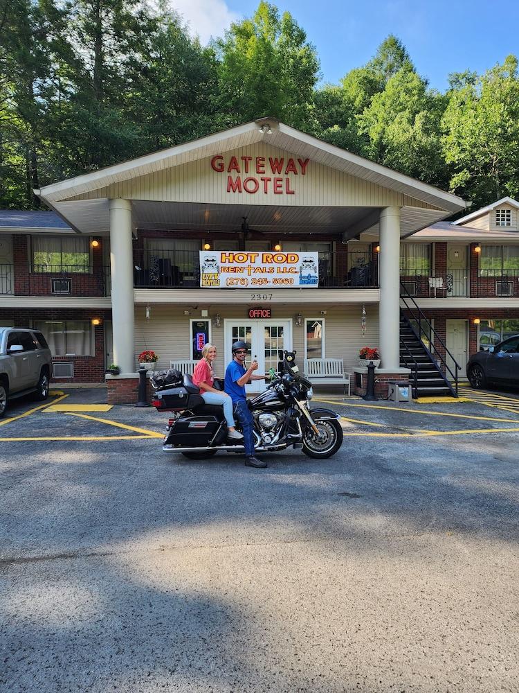 Gateway To The Breaks Motel photo 51