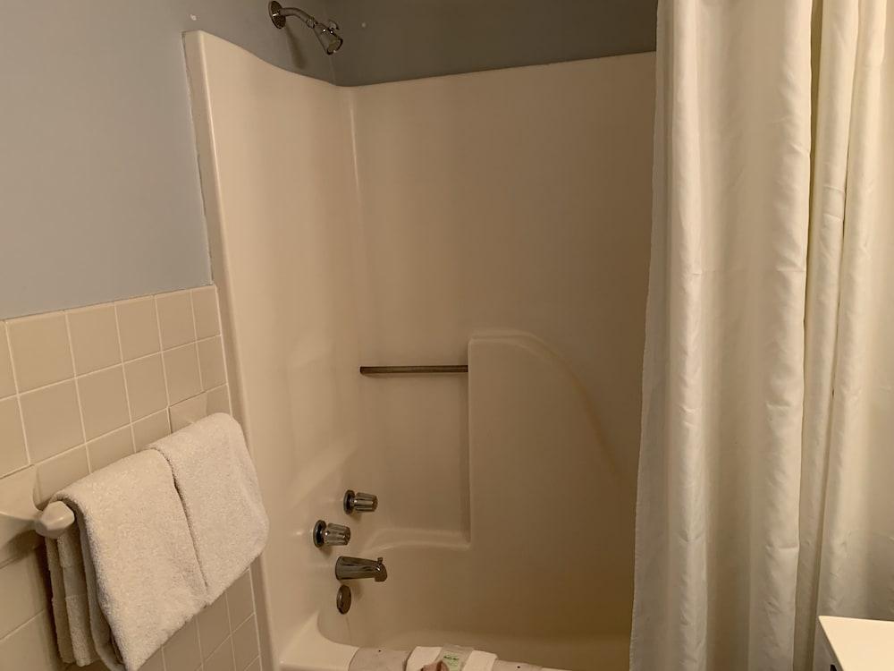 Oak Square Rentals photo 90