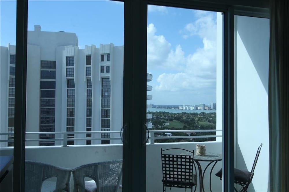 Soleil Apartments at Castle Beach Club photo 62