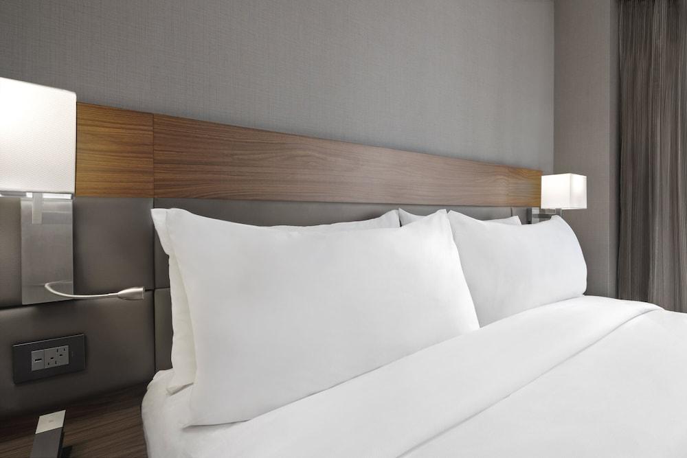 AC Hotel Lansing University Area photo 5