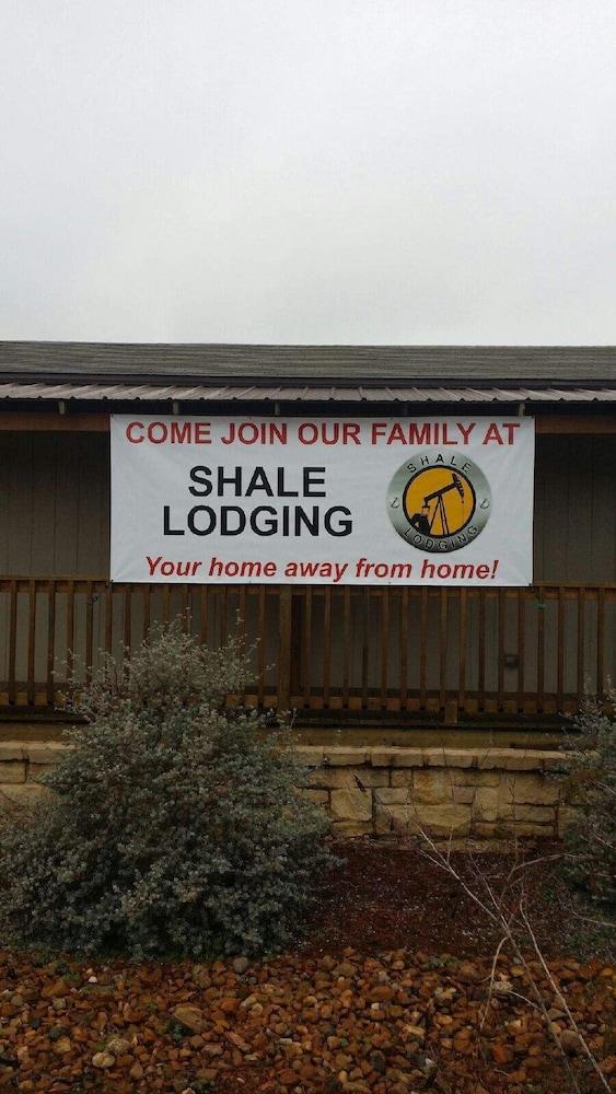 Shale Lodge Pleasanton photo 4