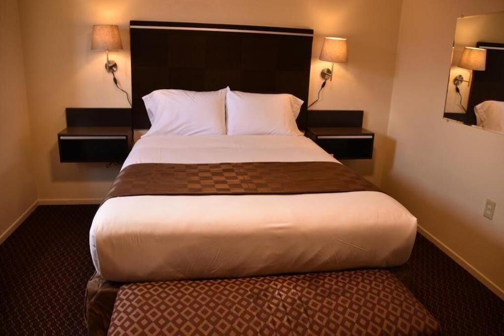 Baycities Motel photo 12