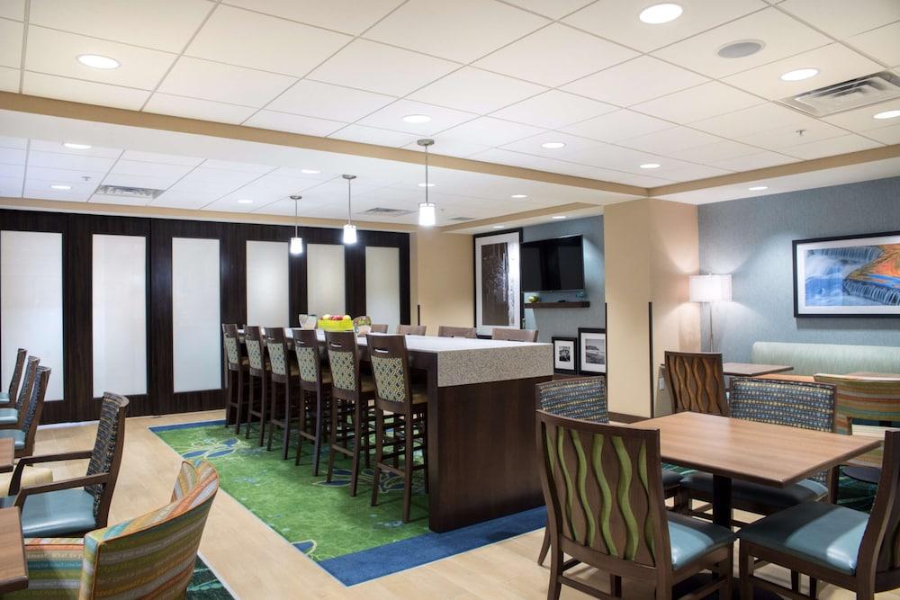 Hampton Inn Big Rapids photo 24