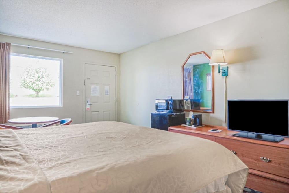 Economy Inn By OYO Ashburn photo 12