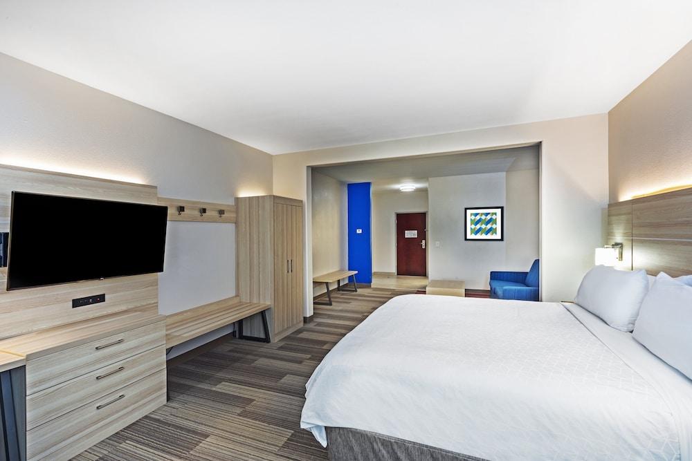 Holiday Inn Express Hotel & Suites VIDOR SOUTH by IHG photo 3