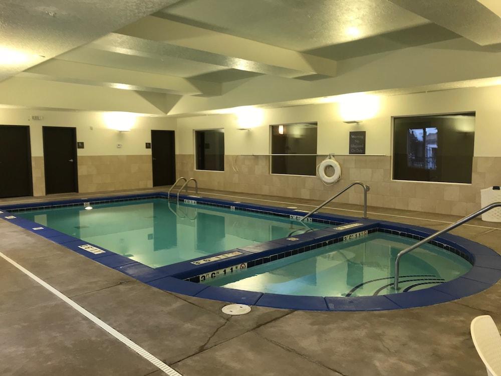 Heartland Inn and Suites photo 48