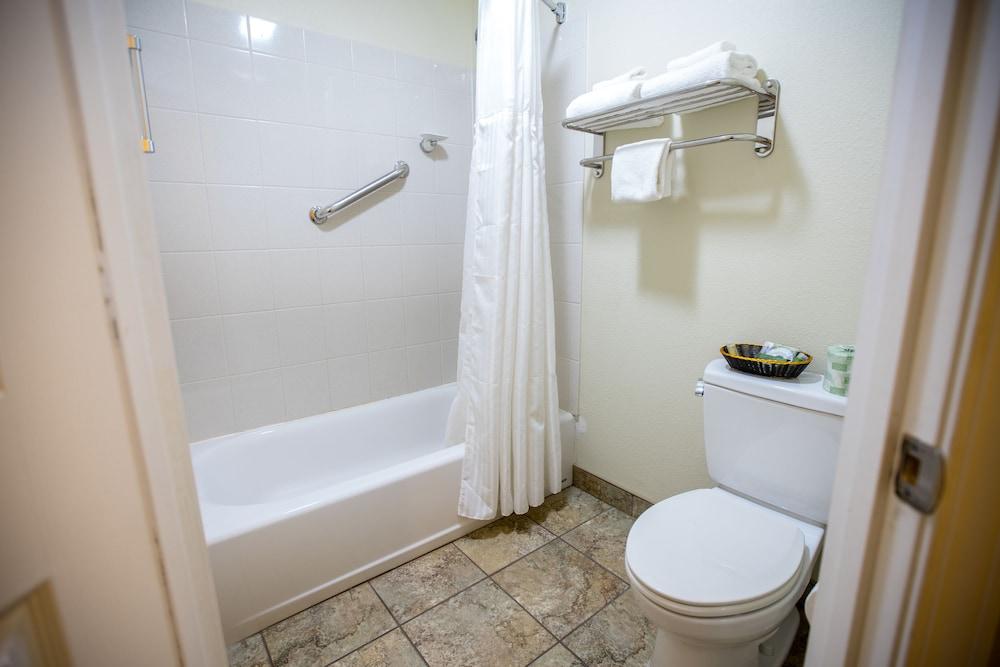 Relax Inn & Suites photo 37