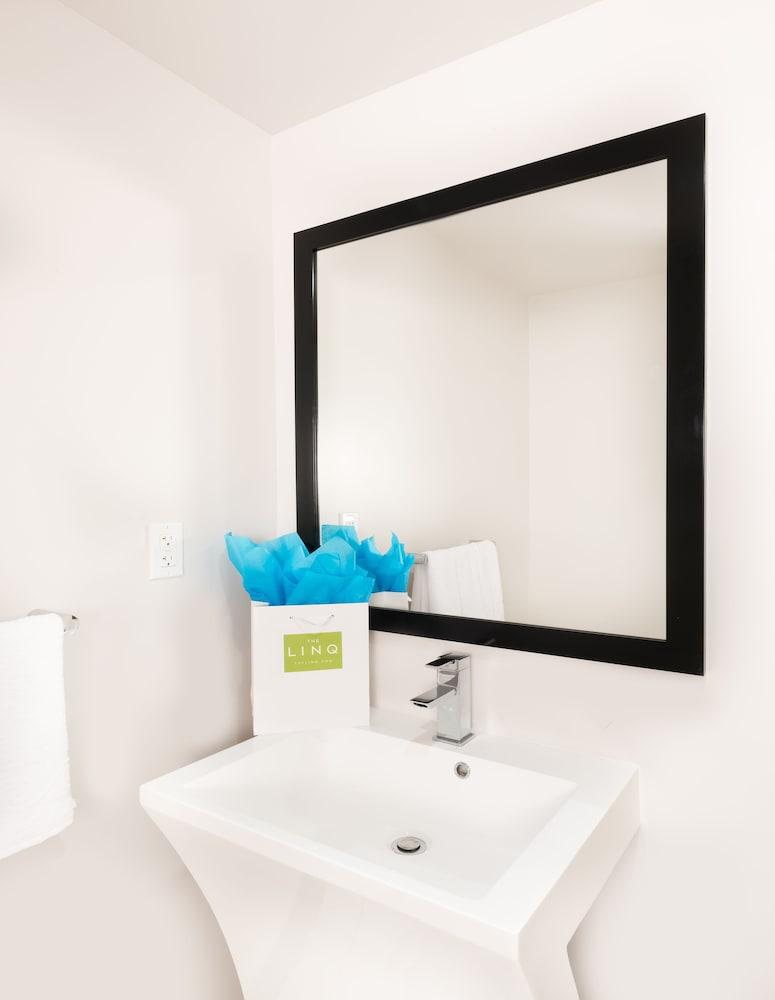 The LINQ Hotel & Casino – A Caesars Rewards Destination photo 55