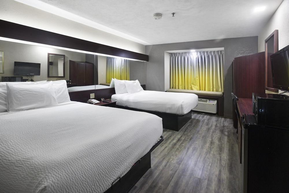 Microtel Inn & Suites by Wyndham Meridian photo 5