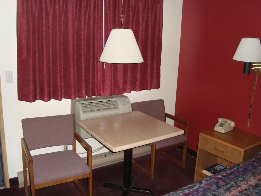 Willow Springs Motel photo 14