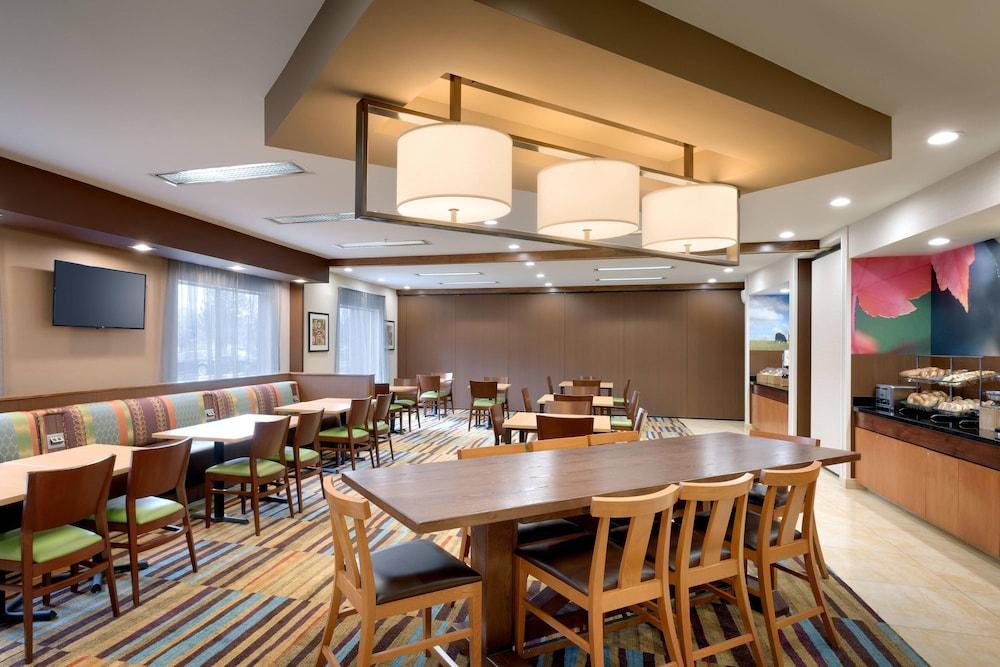 Spark by Hilton Salt Lake City Airport photo 25