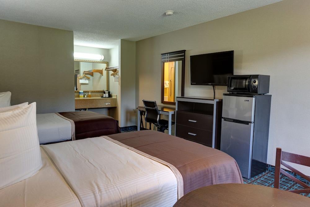 Deluxe Inn Fayetteville - I-95 Exit 49 photo 13