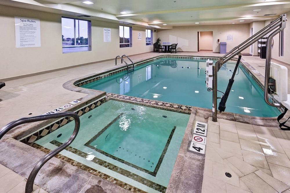 Holiday Inn Express & Suites Wichita Northwest by IHG photo 20