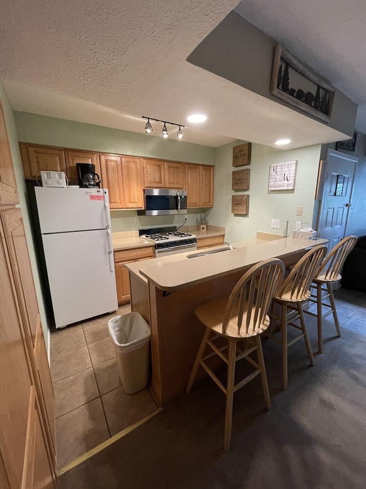 Auslander Condominiums photo 65