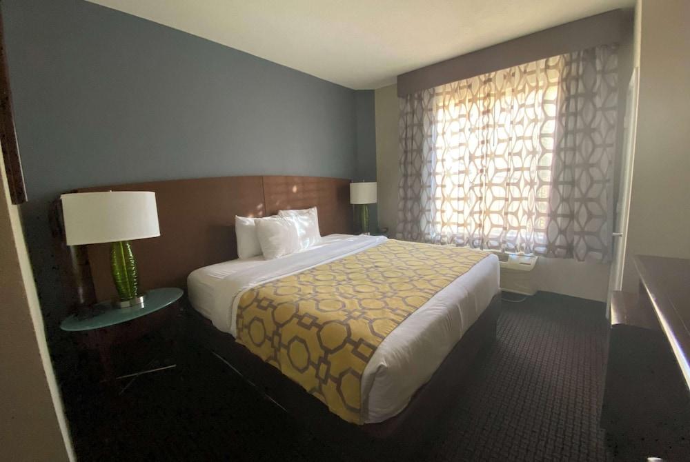 Baymont by Wyndham Colorado Springs photo 15