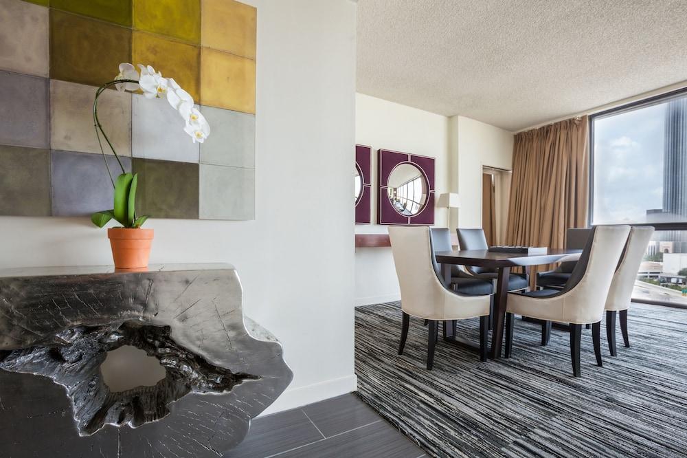 Hotel Derek photo 2
