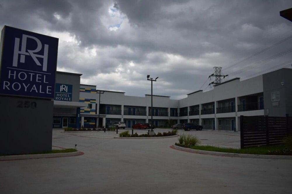 Hotel Royale IAH Airport North Houston I-45 photo 7