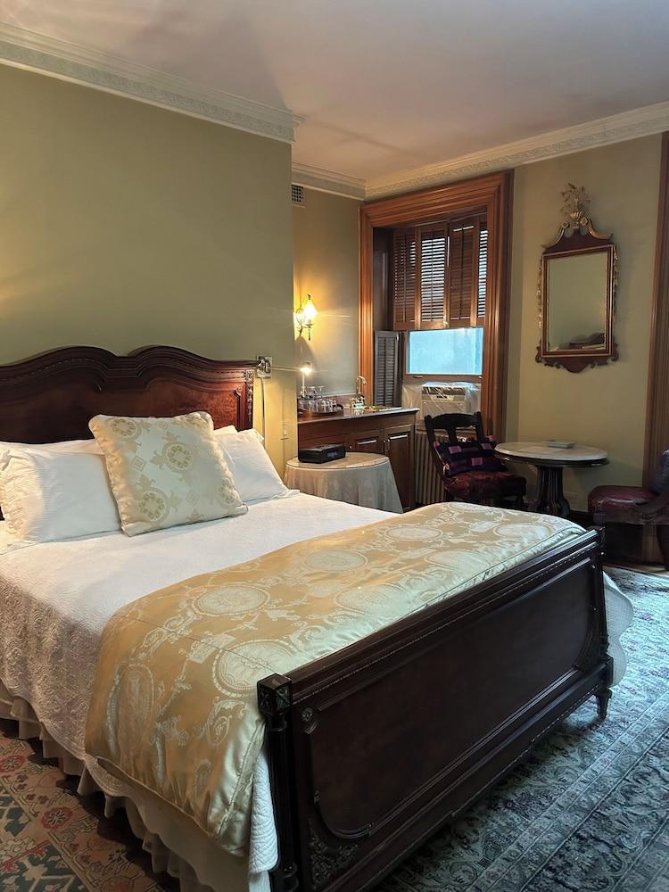 The Inn at Irving Place photo 4