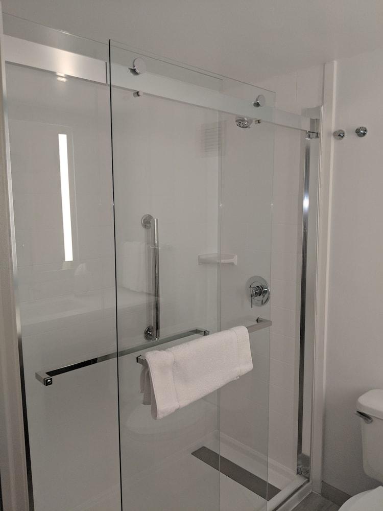 Hilton Garden Inn Chicago North Shore/Evanston photo 16