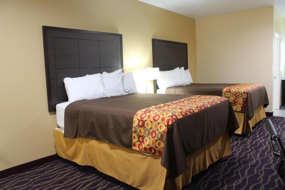 Express Inn & Suites - Bush Airport photo 16