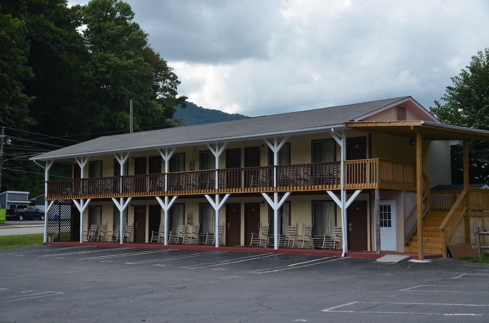 Travelowe's Motel photo 40
