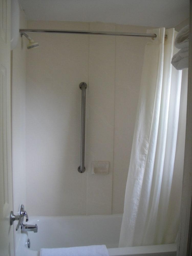 Econo Lodge Somers Point photo 16