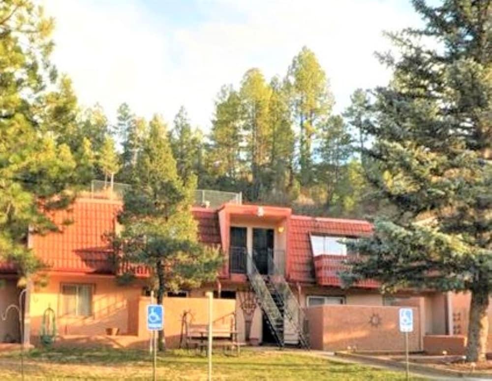 Pinecliff Village photo 7