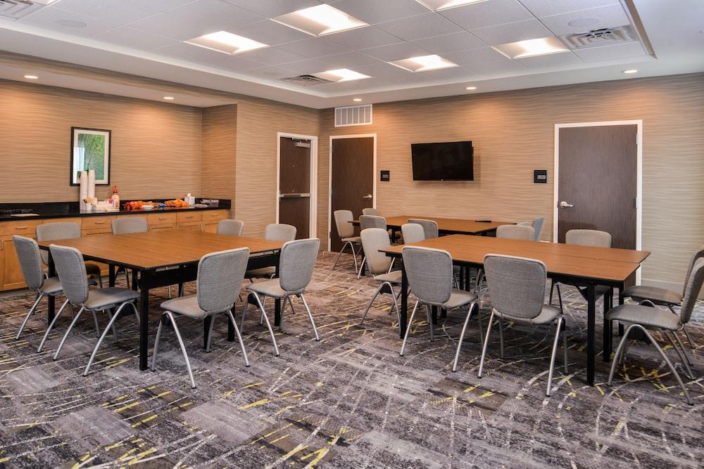Hampton Inn Omaha Airport photo 33