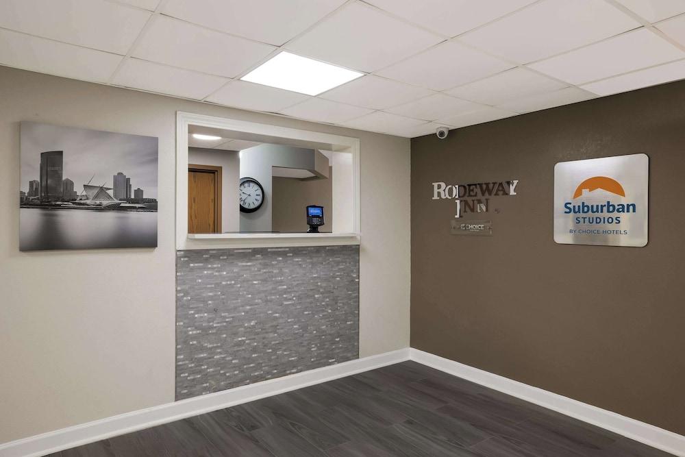Suburban Studios Milwaukee Airport photo 2