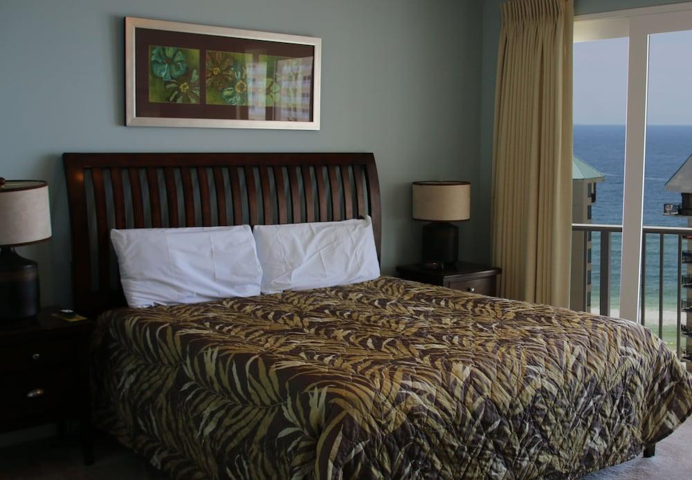 Laketown Wharf by Emerald View Resorts photo 27