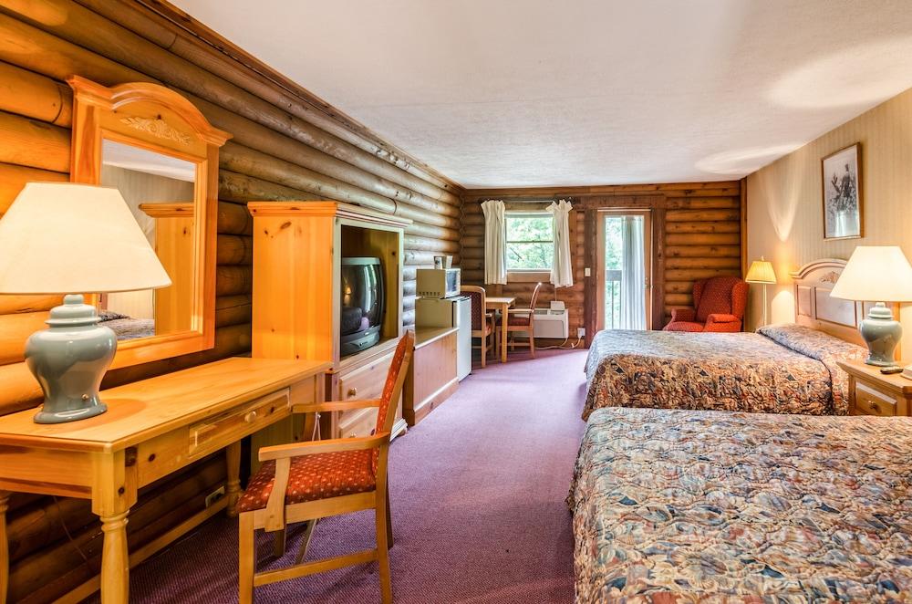 Highland Hills Motel and Cabins – A Master Hosts Resort photo 18
