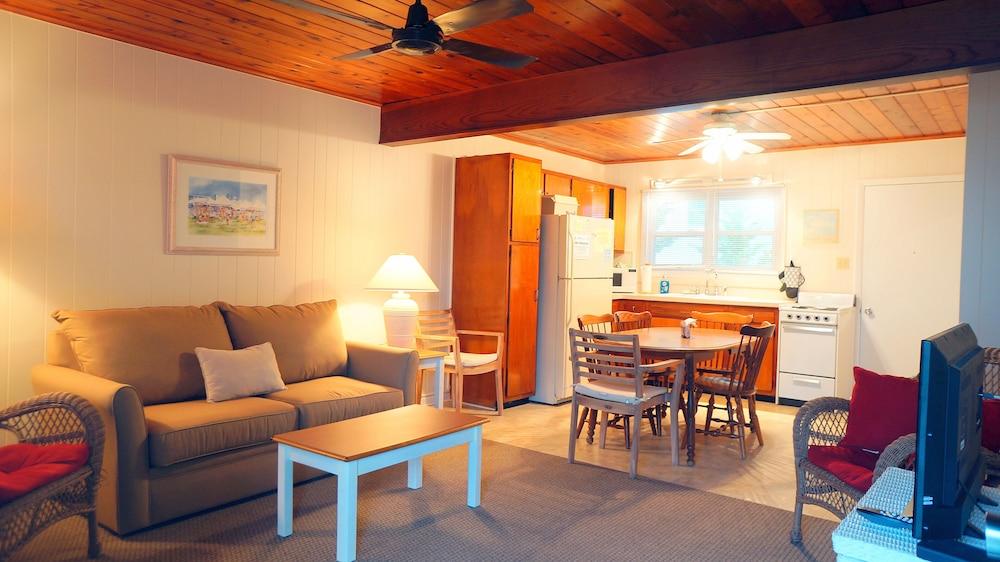 Sun 'N' Sand Motel photo 6