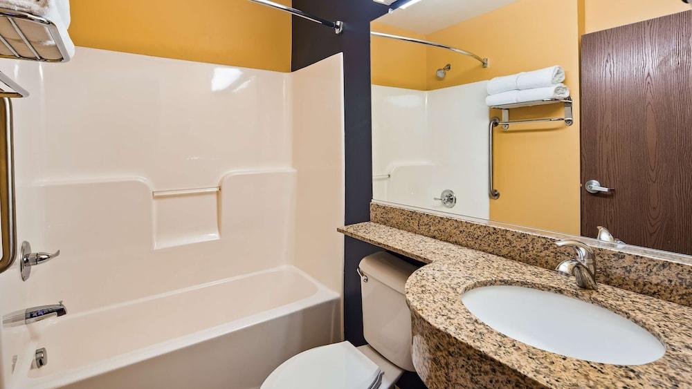SureStay Plus Hotel by Best Western Keyser photo 11
