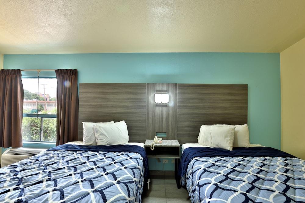 Americas Best Value Inn San Antonio Airport South photo 6