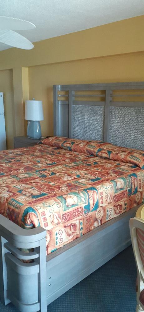 Hawaiian Inn Beach Resort photo 12