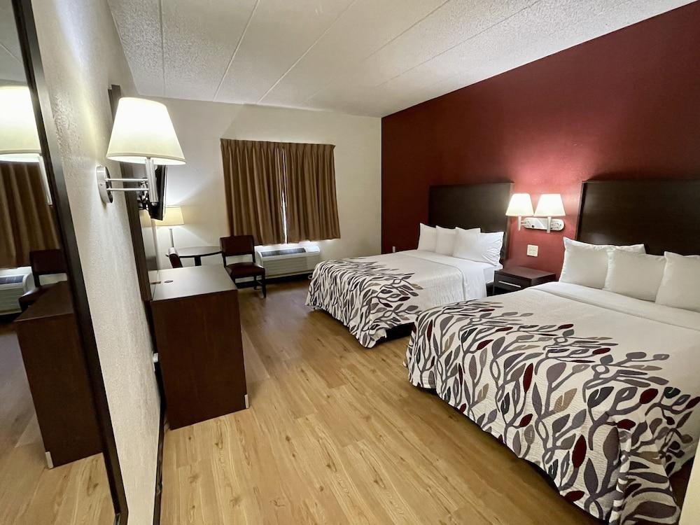 Red Roof Inn Sandusky - Milan photo 5