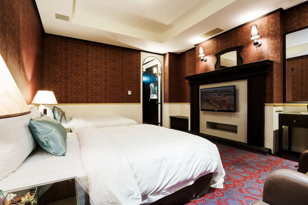Holiday Inn Express & Suites Petoskey by IHG photo 30