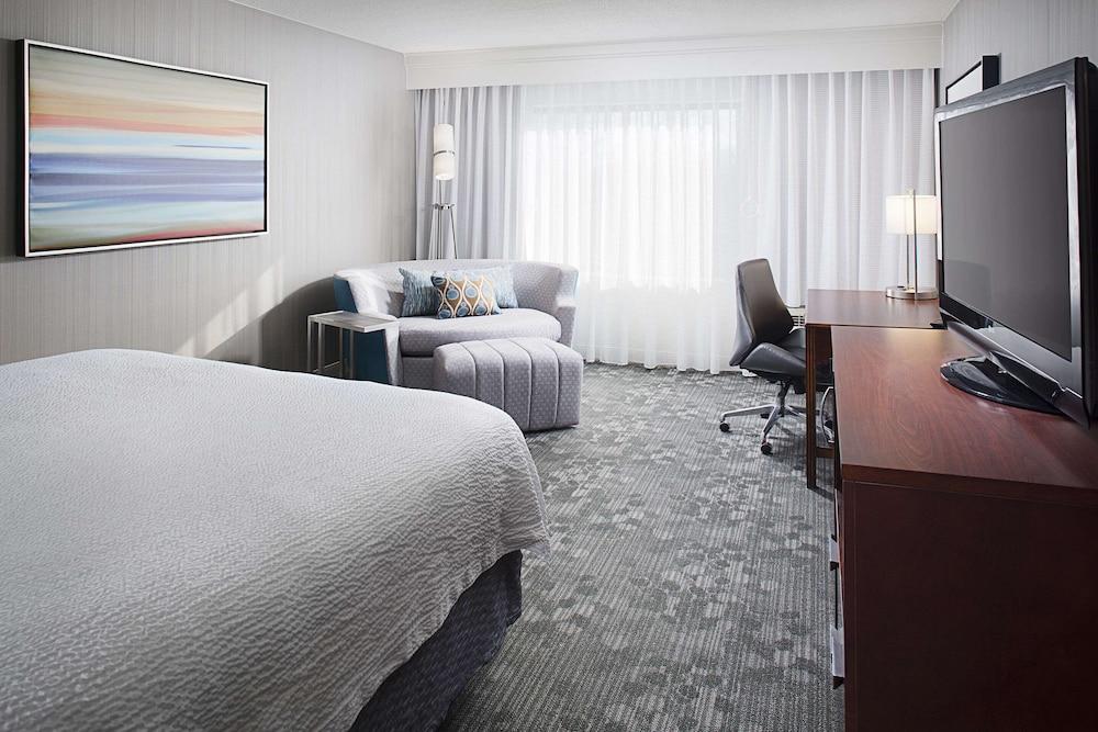 Country Inn & Suites by Radisson, Columbus-Edinburgh photo 42