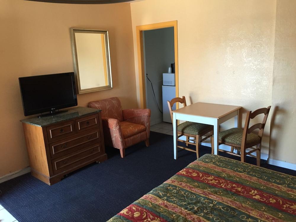 Western Sands Motel photo 13