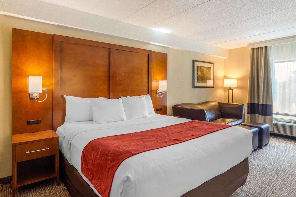 Comfort Suites South Park photo 33