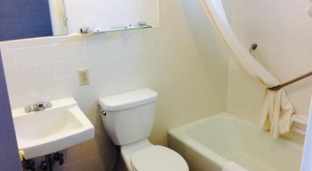 Amazon Motel photo 10
