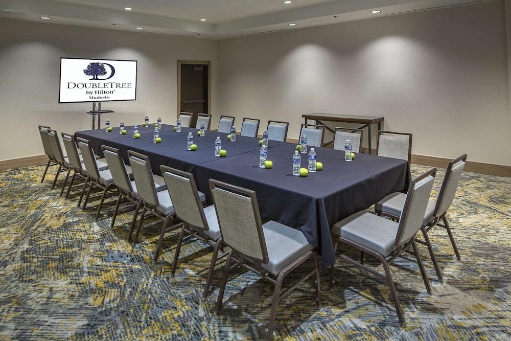 DoubleTree by Hilton Hotel Modesto photo 58