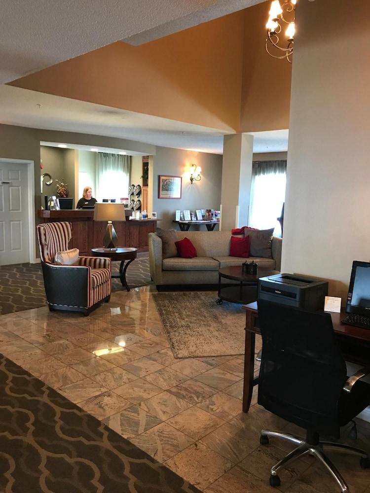 GrandStay Hotel & Suites photo 5
