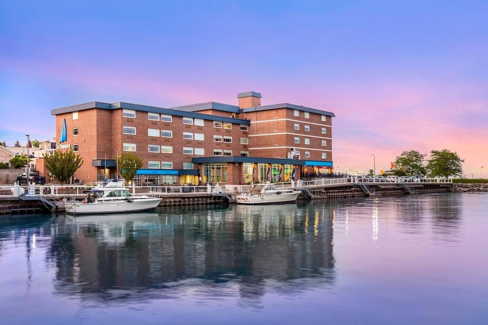 The Harborview on Lake Michigan, Ascend Hotel Collection photo 1