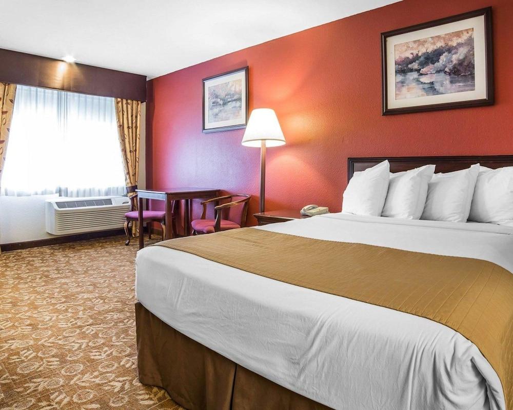 Quality Inn & Suites Minden photo 7