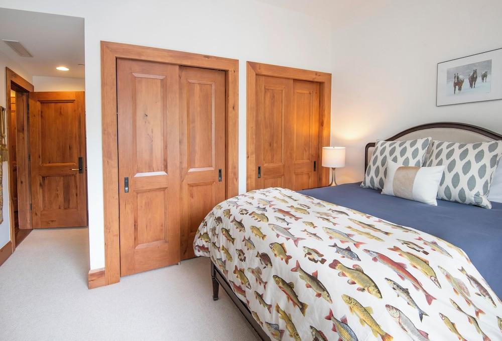 Hummingbird by Elevation Accommodations photo 13