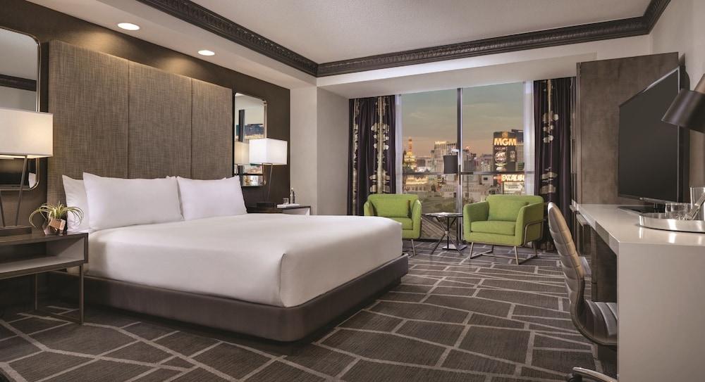 Luxor Hotel and Casino photo 10