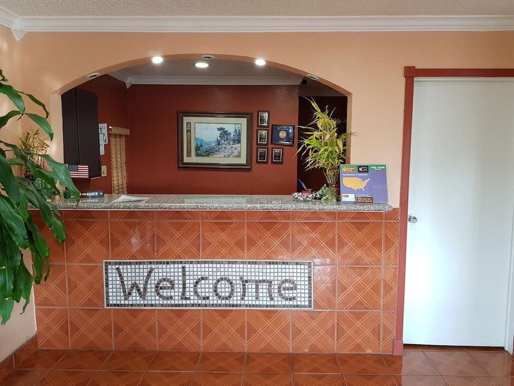 Budget Host Inn Eastland photo 8